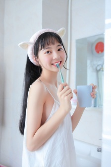 又黄又刺激色情大片巴黎野玫瑰